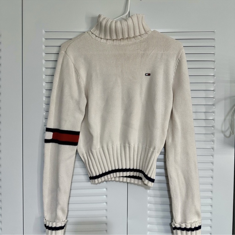 VINTAGE Tommy Hilfiger Cropped Sweater with Iconic TH Colorway Accents - Picture 2 of 7
